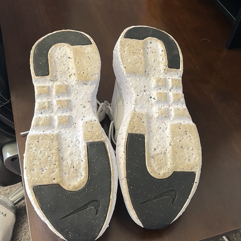 Nike React Shoes - Picture 3 of 4